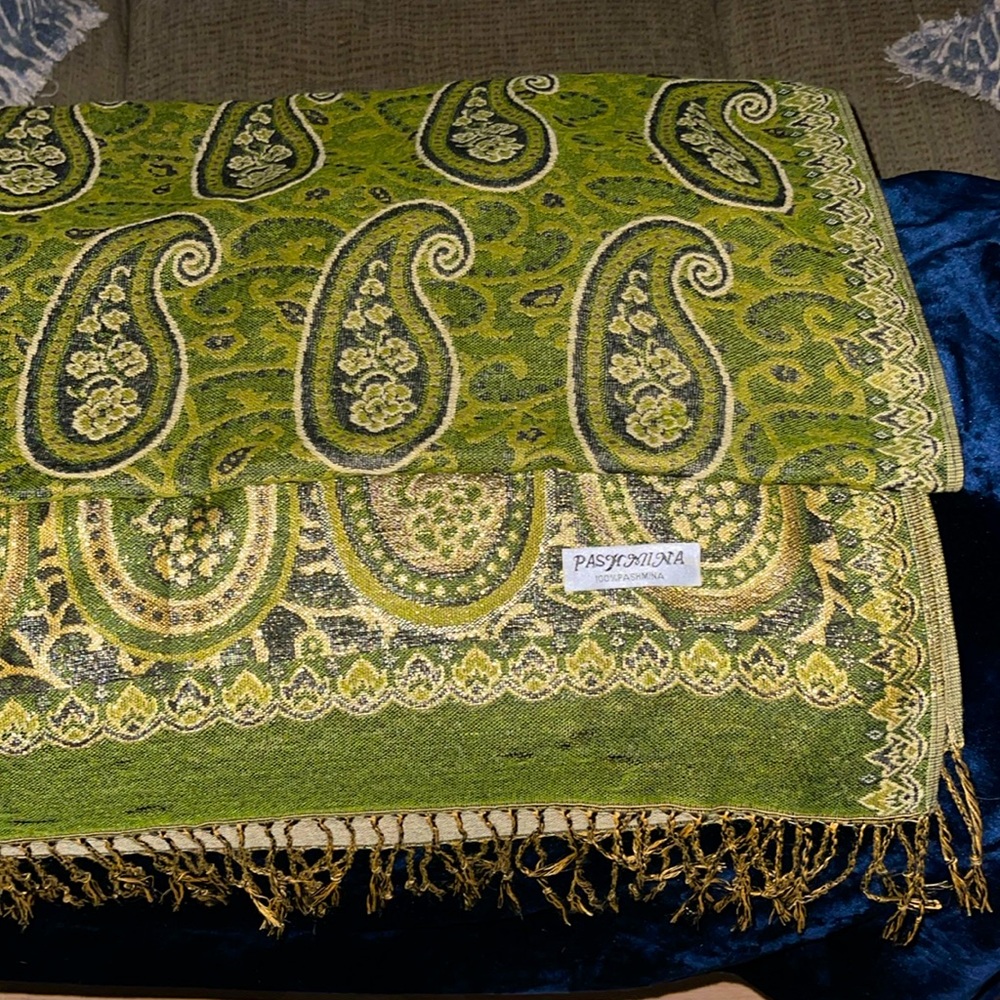 Pashmina Olive Green and Gold Wrap/Scarf 🌷🌷